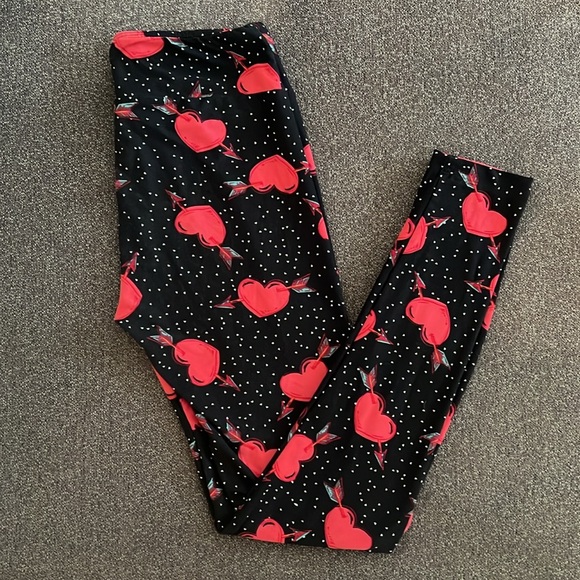 LuLaRoe Hearts and Arrows Print Leggings. OS - Picture 1 of 7